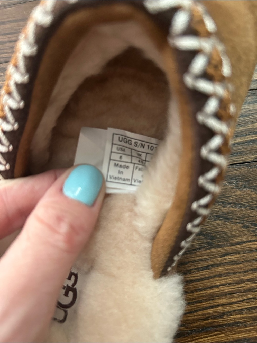 UGG Slippers Chestnut NWOT size 6 - Picture 3 of 3